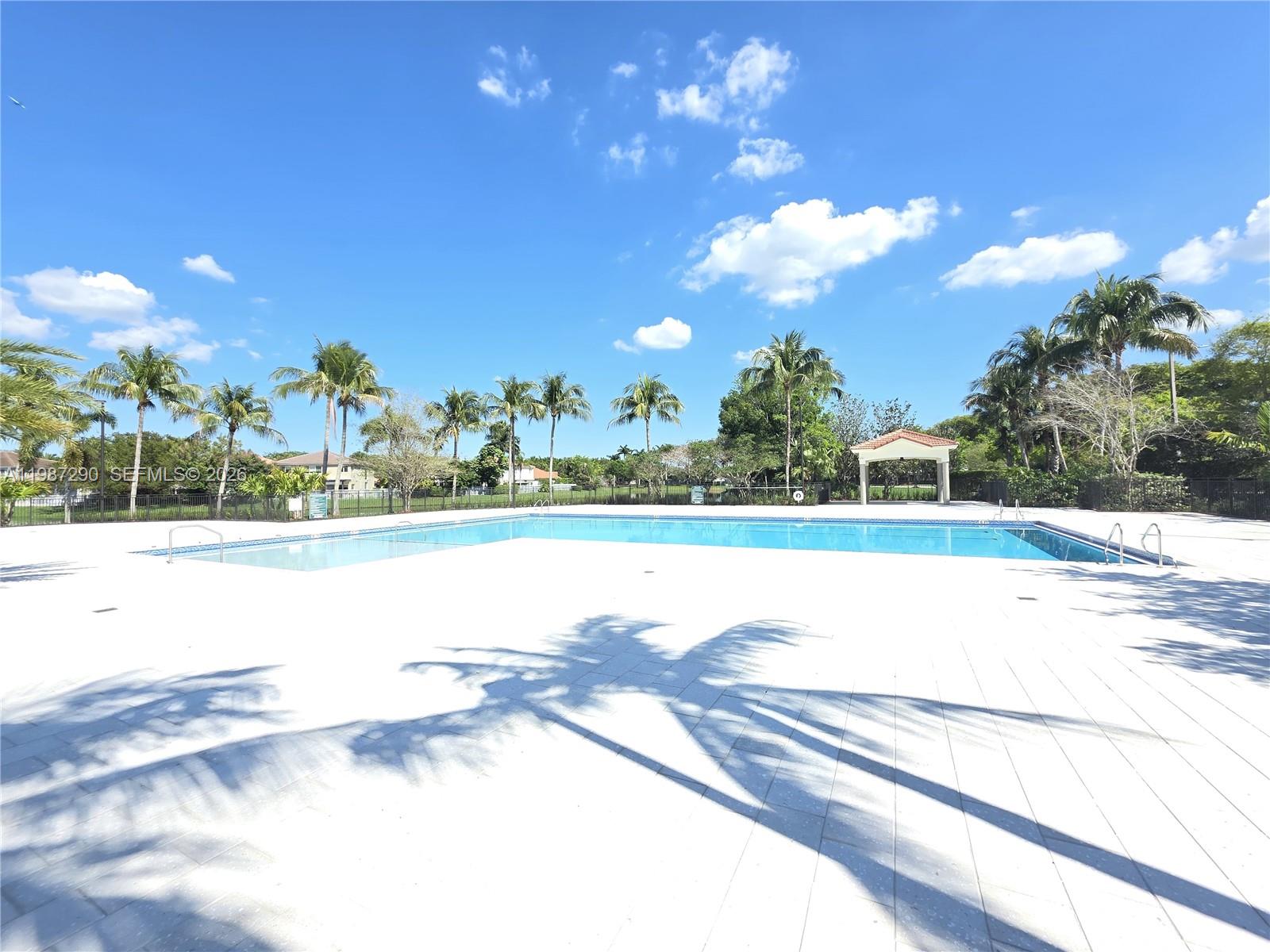 SAPPHIRE POINTE - DIAMOND - Residential Lease