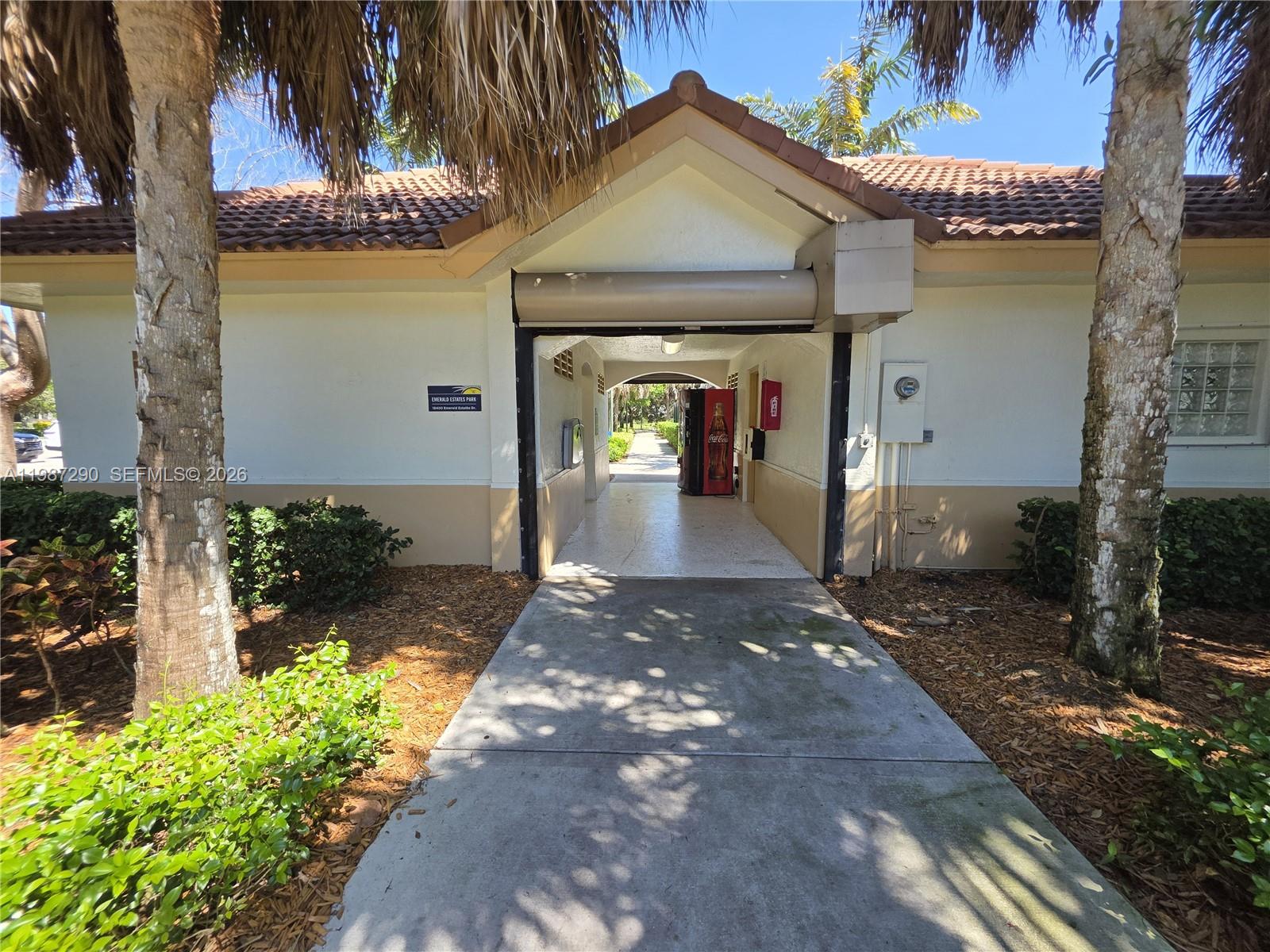 SAPPHIRE POINTE - DIAMOND - Residential Lease