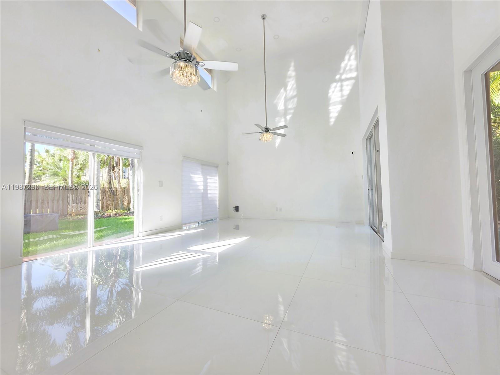 SAPPHIRE POINTE - DIAMOND - Residential Lease