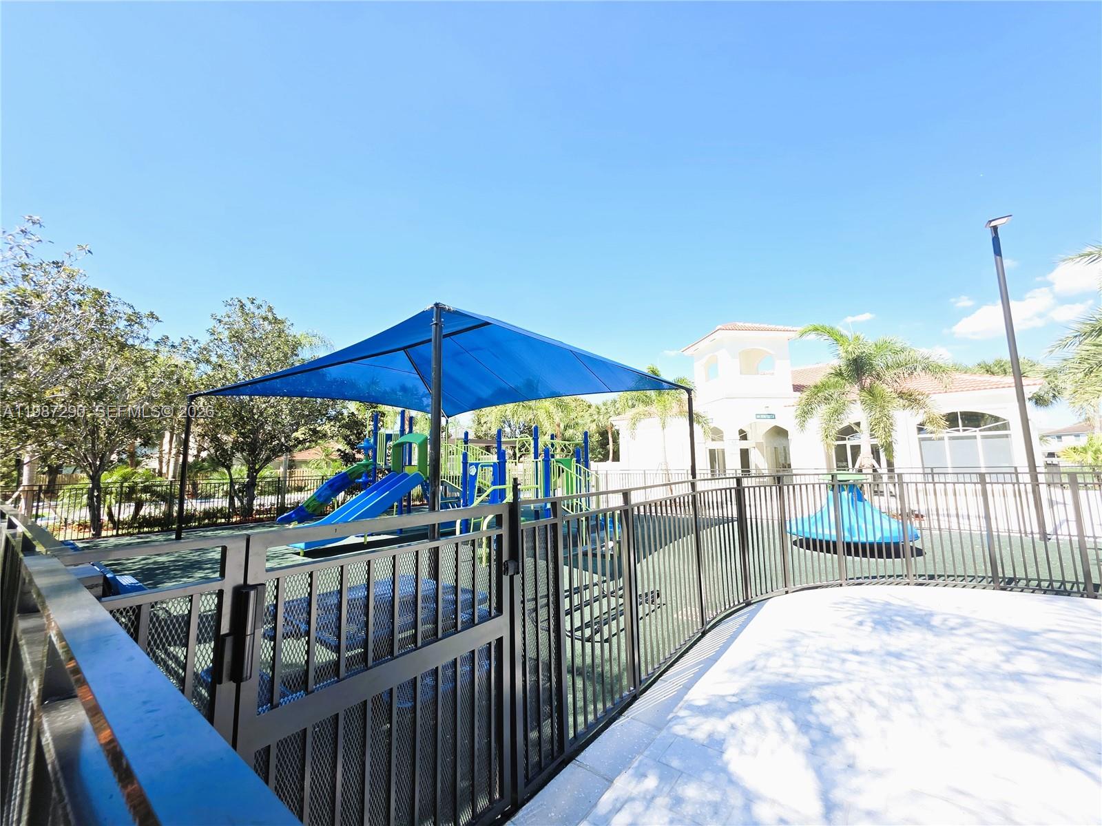 SAPPHIRE POINTE - DIAMOND - Residential Lease