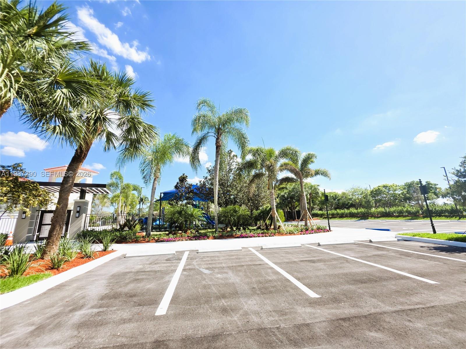 SAPPHIRE POINTE - DIAMOND - Residential Lease
