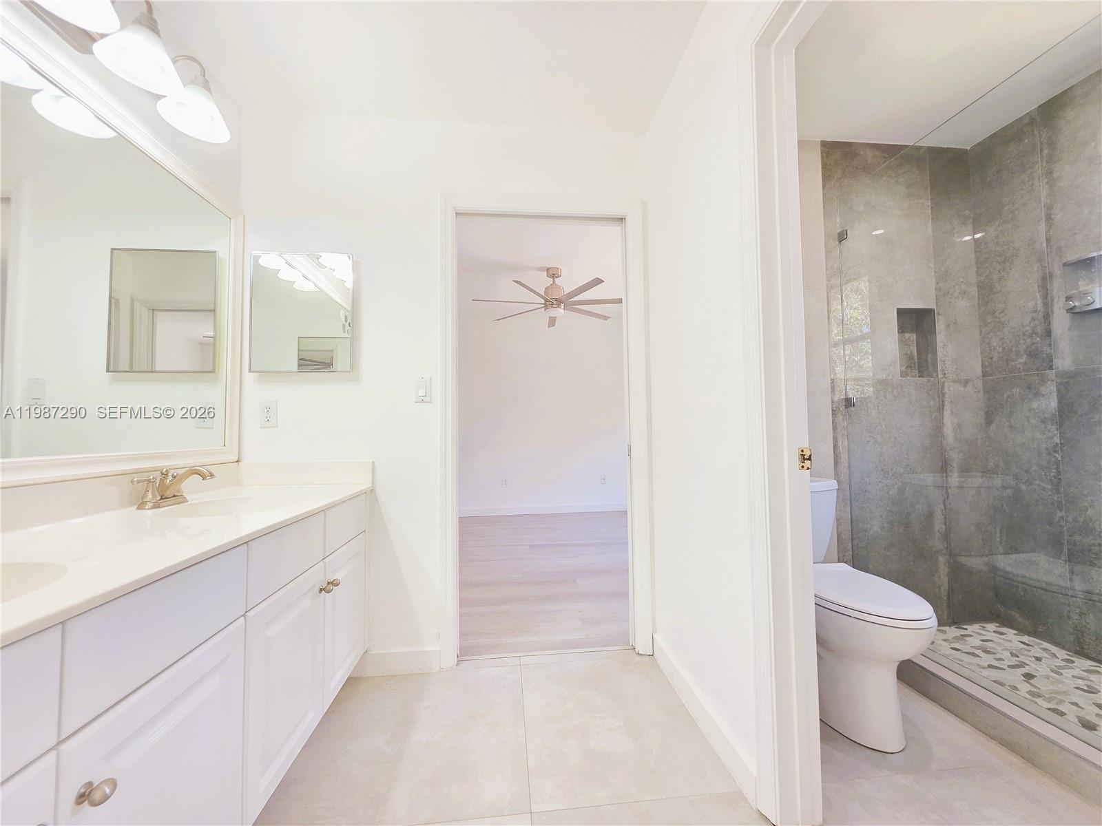 SAPPHIRE POINTE - DIAMOND - Residential Lease