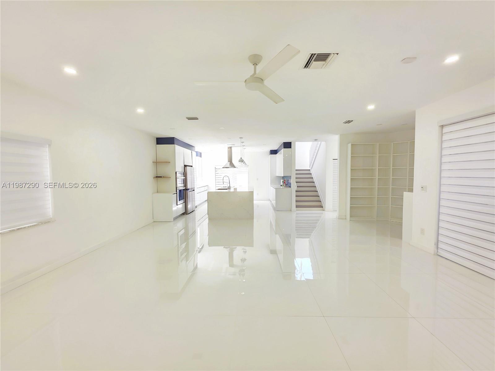 SAPPHIRE POINTE - DIAMOND - Residential Lease