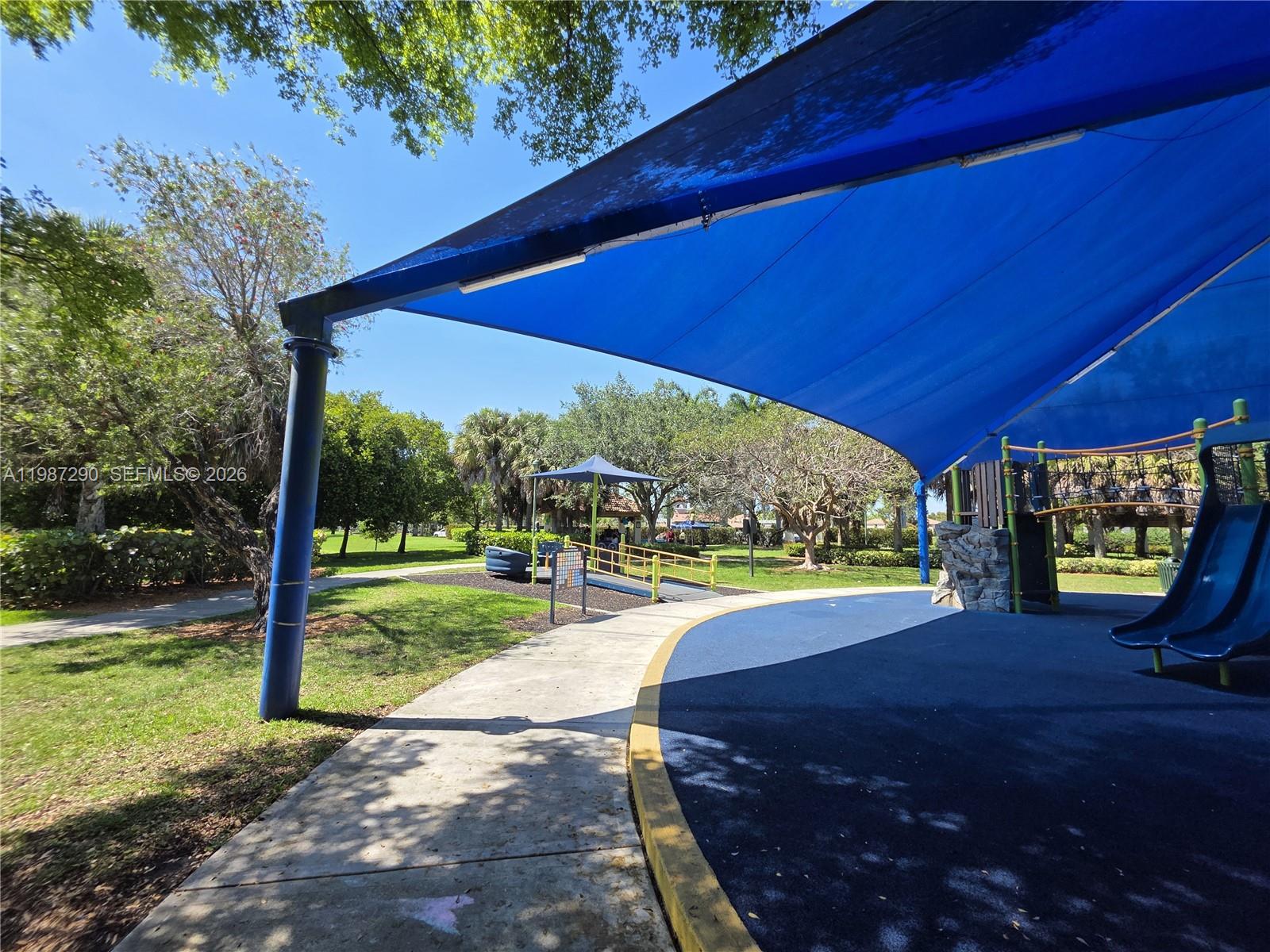 SAPPHIRE POINTE - DIAMOND - Residential Lease