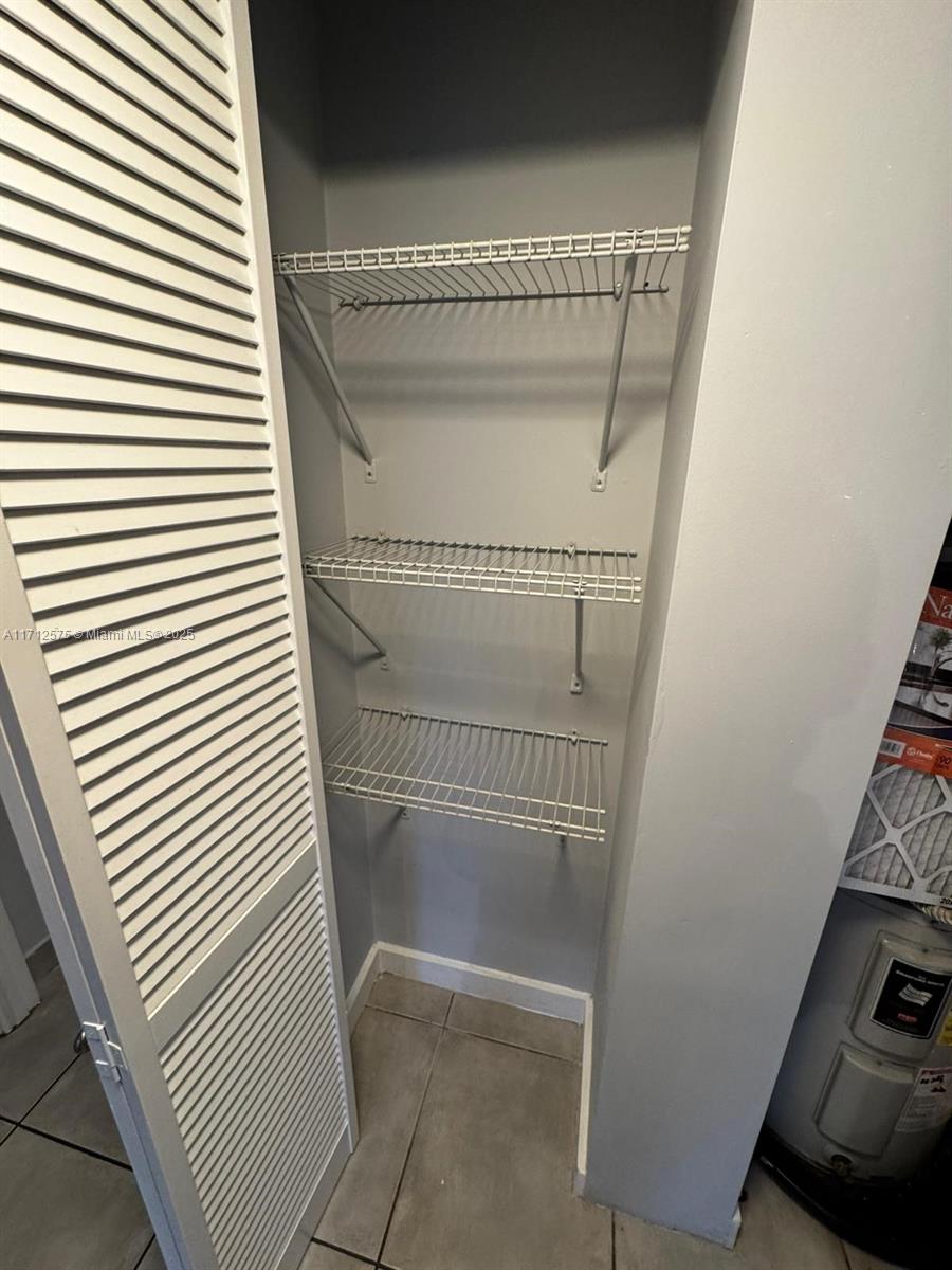 NIRVANA CONDO NO FIVE CON - Residential