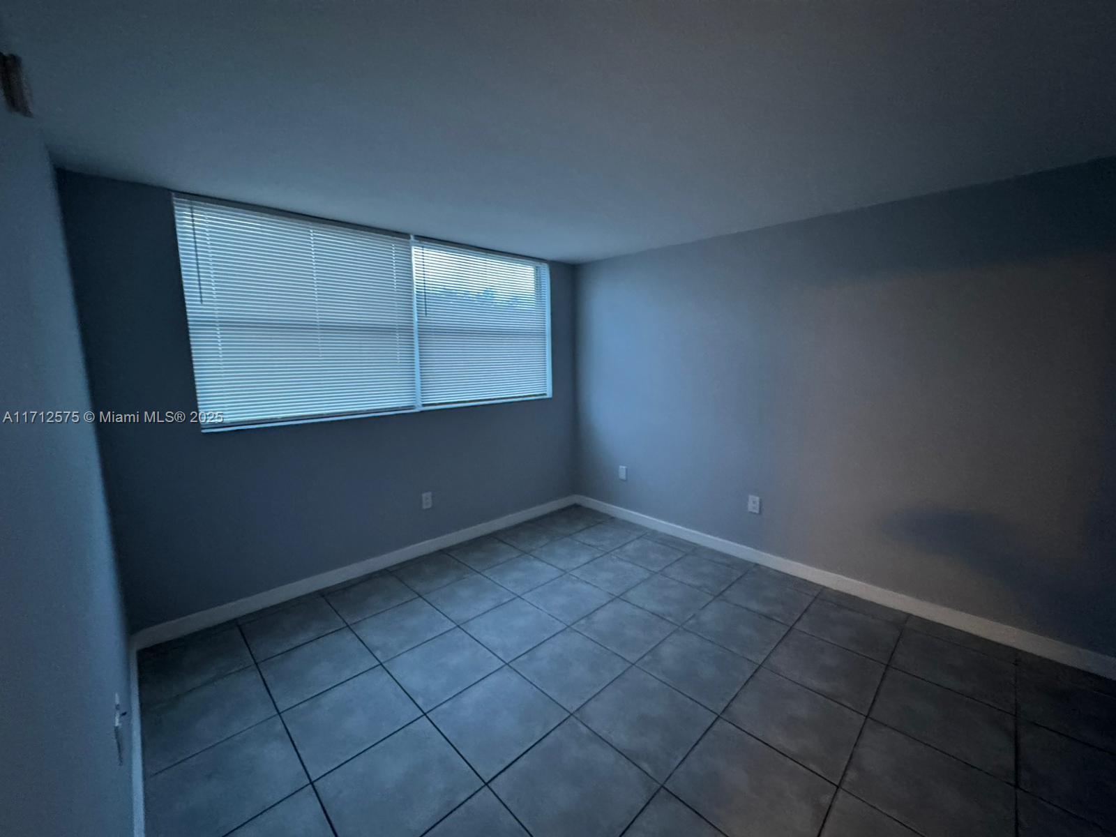 NIRVANA CONDO NO FIVE CON - Residential