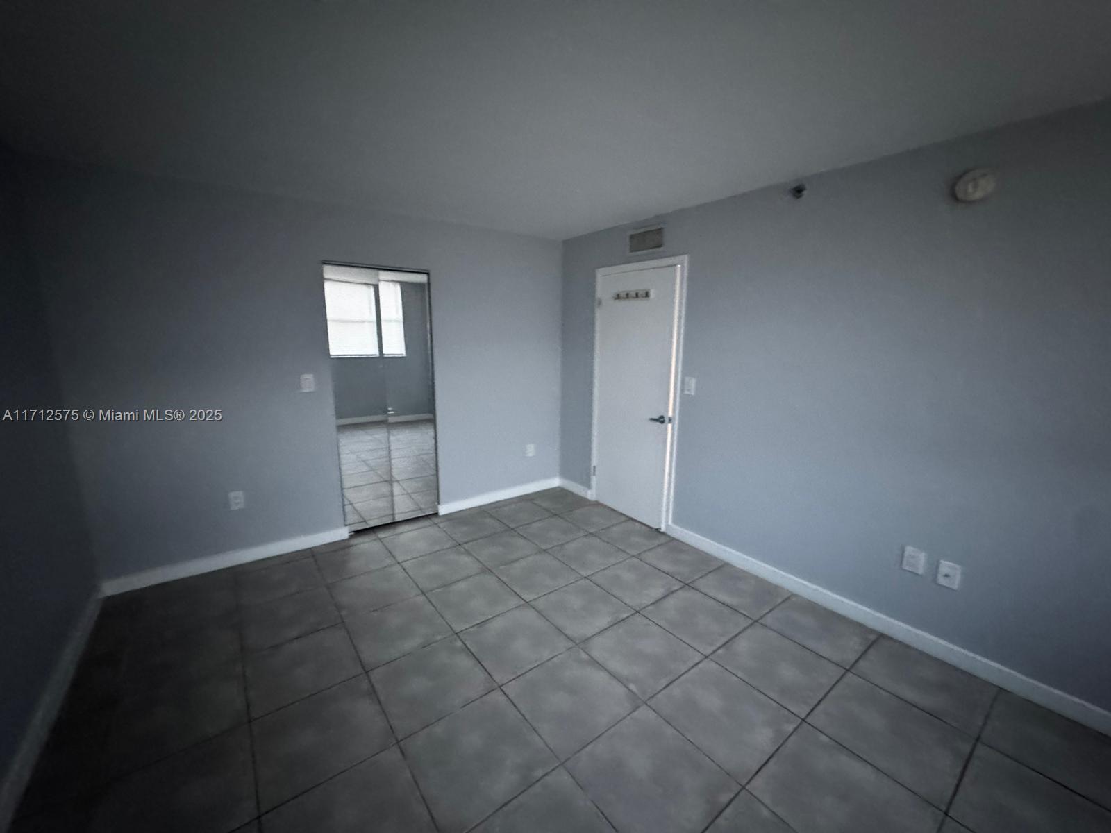 NIRVANA CONDO NO FIVE CON - Residential