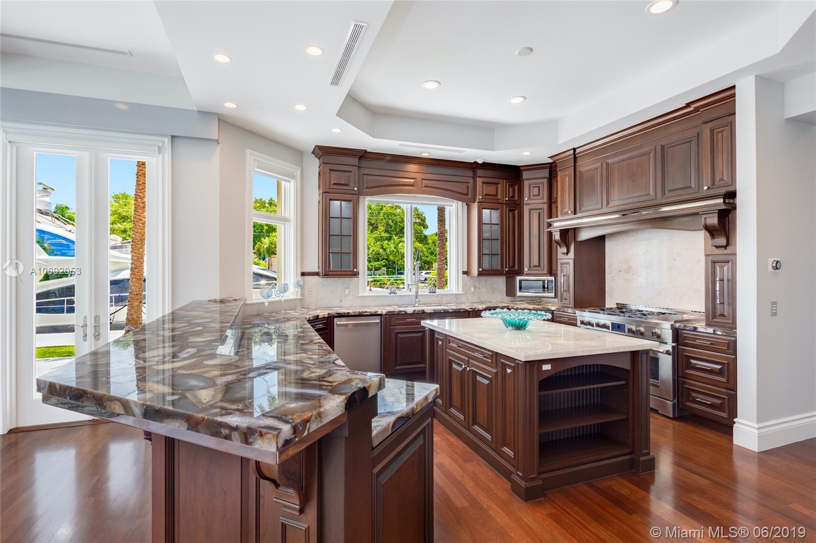 RIO VISTA ISLES - Residential