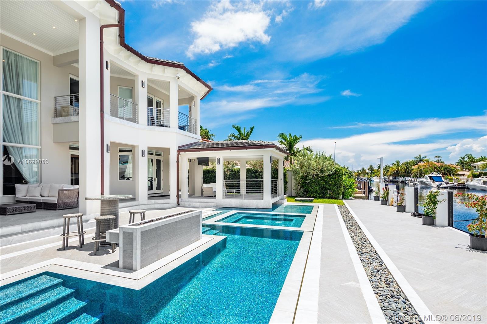 RIO VISTA ISLES - Residential