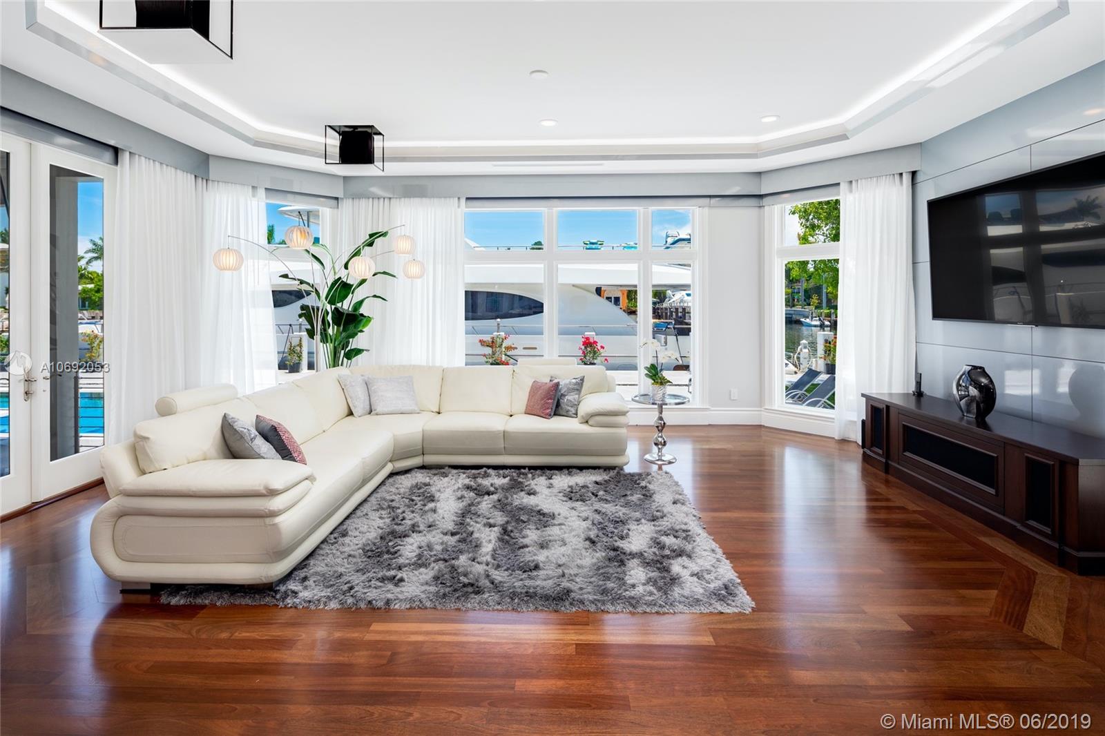 RIO VISTA ISLES - Residential