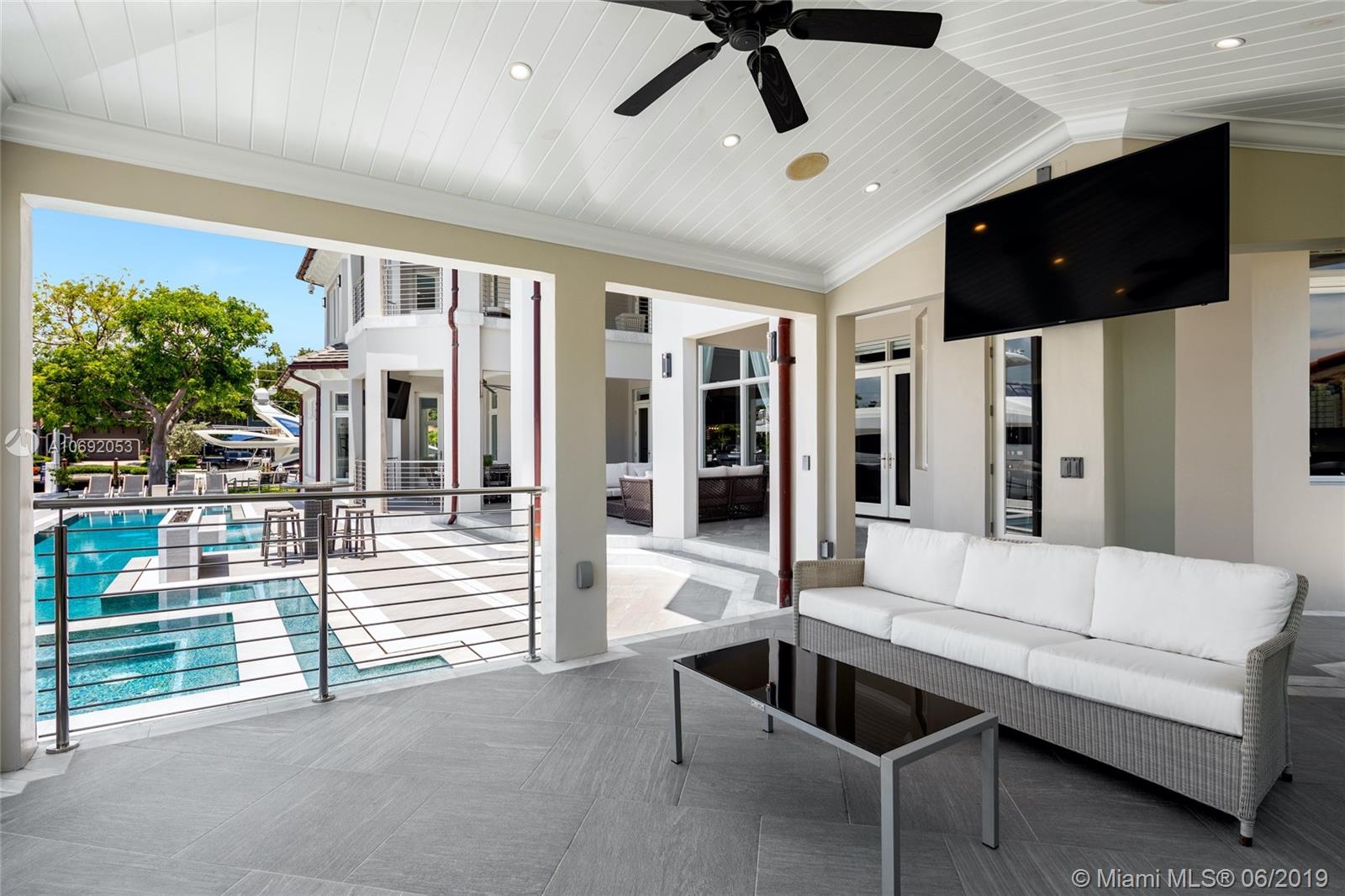 RIO VISTA ISLES - Residential