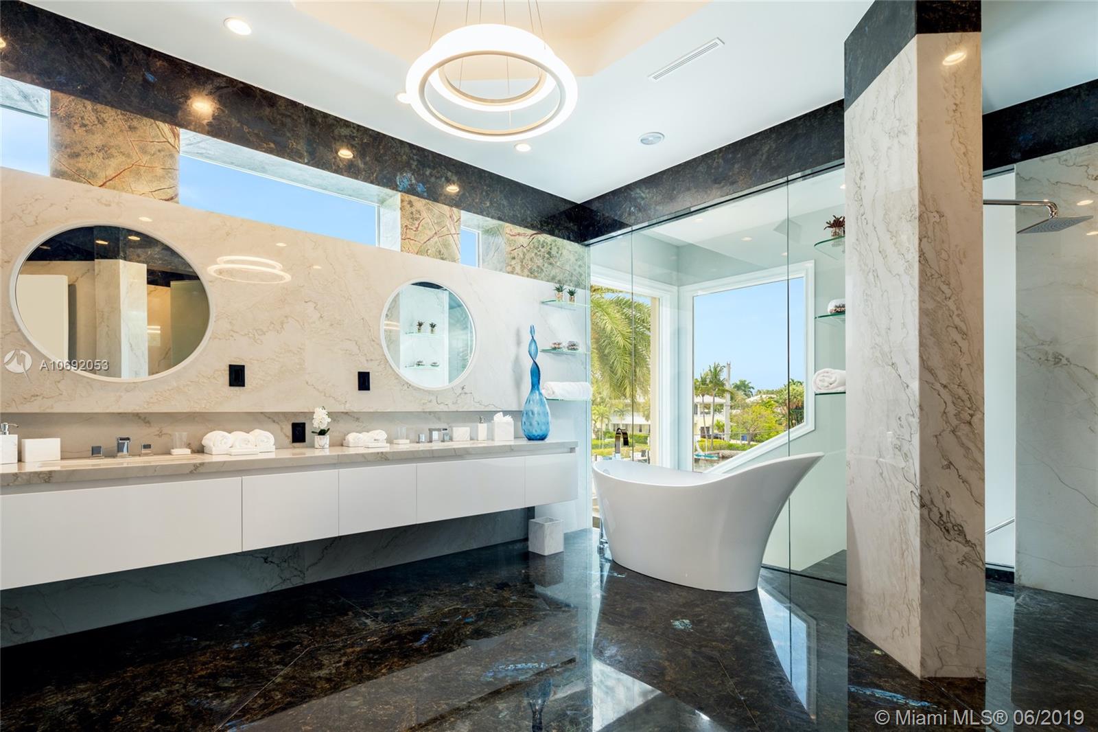 RIO VISTA ISLES - Residential