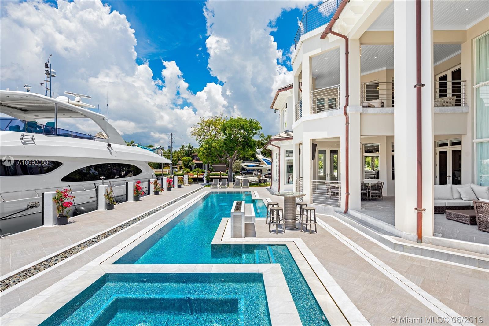 RIO VISTA ISLES - Residential