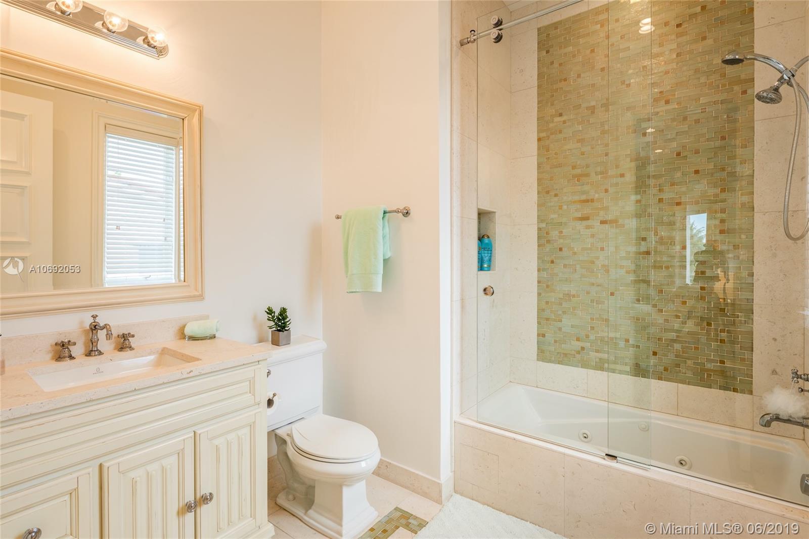 RIO VISTA ISLES - Residential