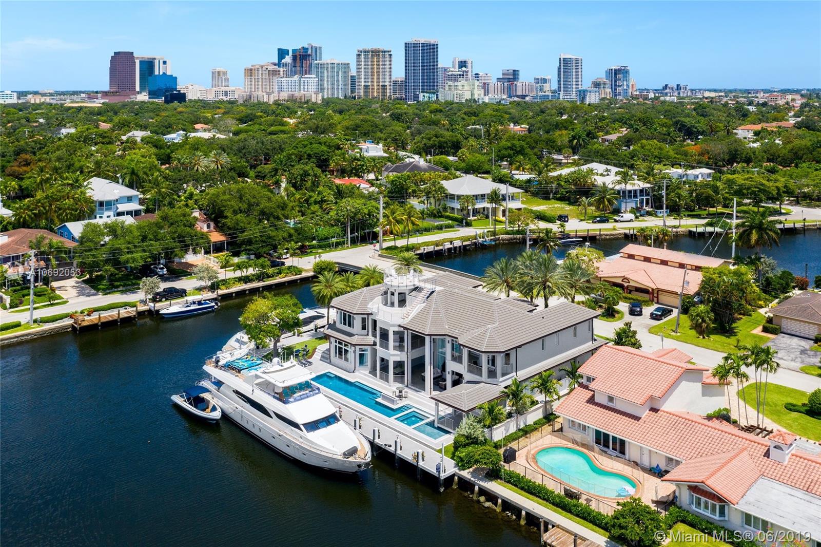 RIO VISTA ISLES - Residential