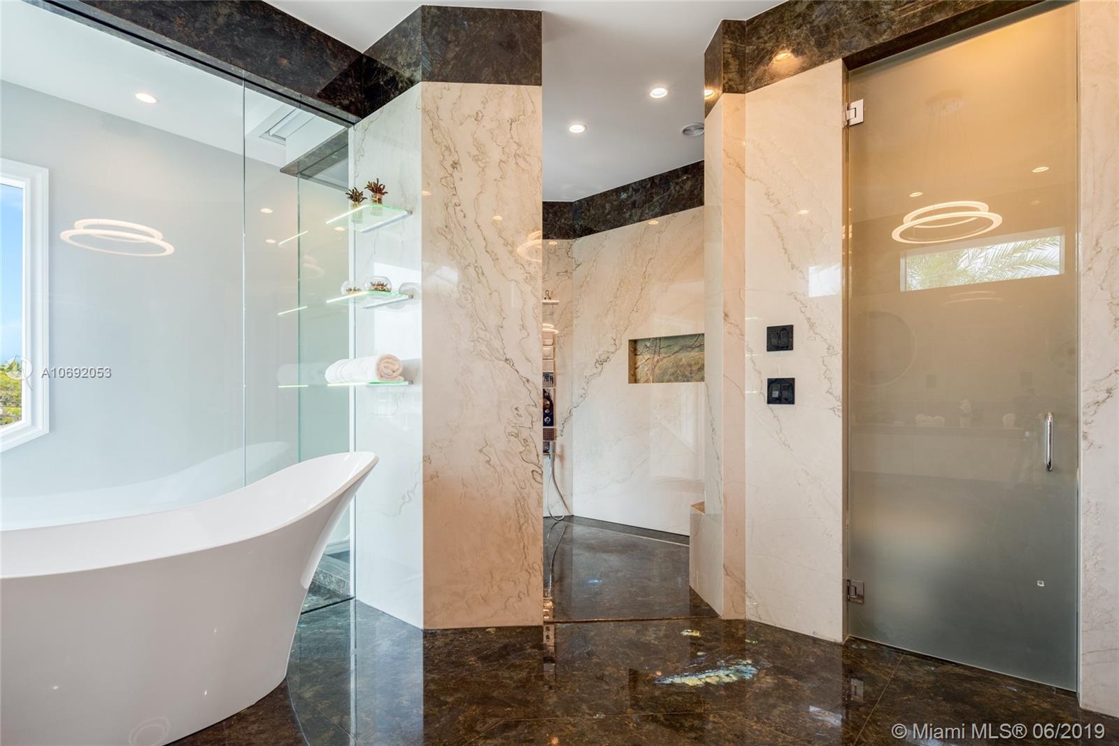 RIO VISTA ISLES - Residential