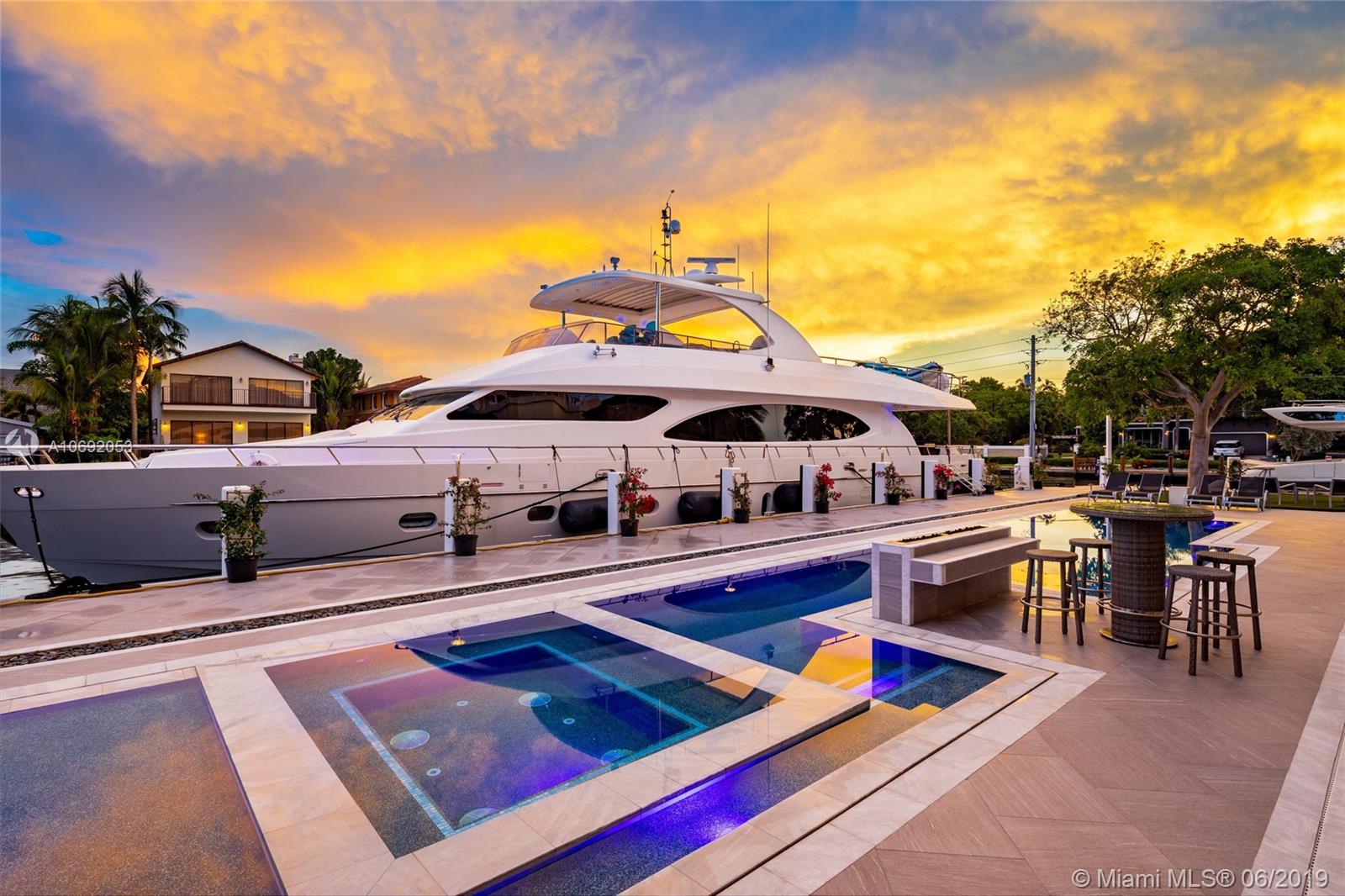 RIO VISTA ISLES - Residential