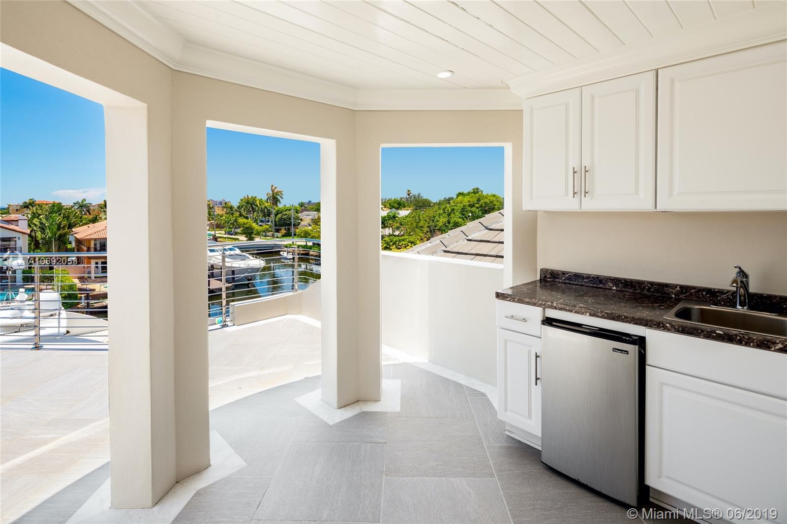 RIO VISTA ISLES - Residential