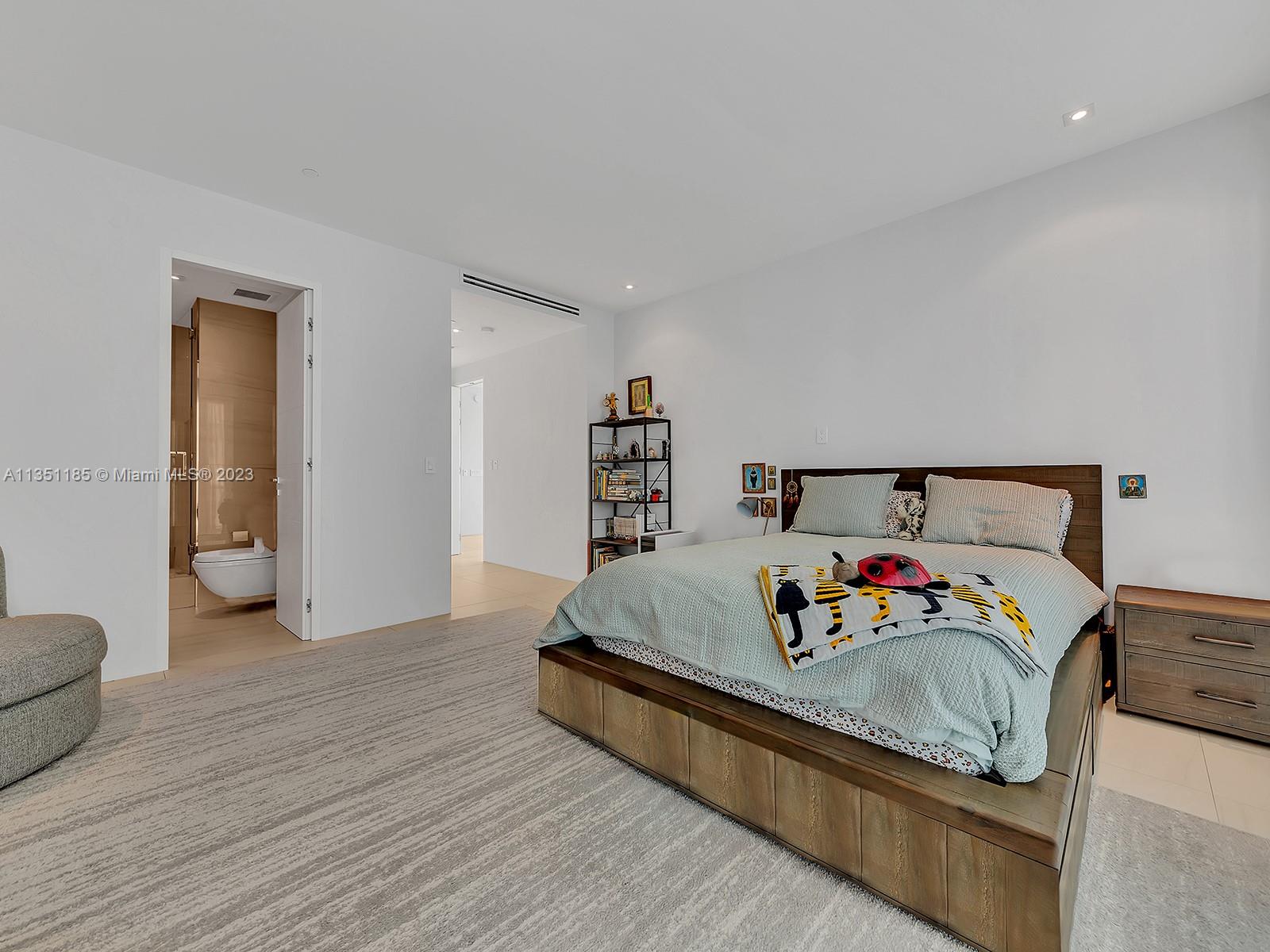 THE PALACE AT BAL HARBOUR - Residential