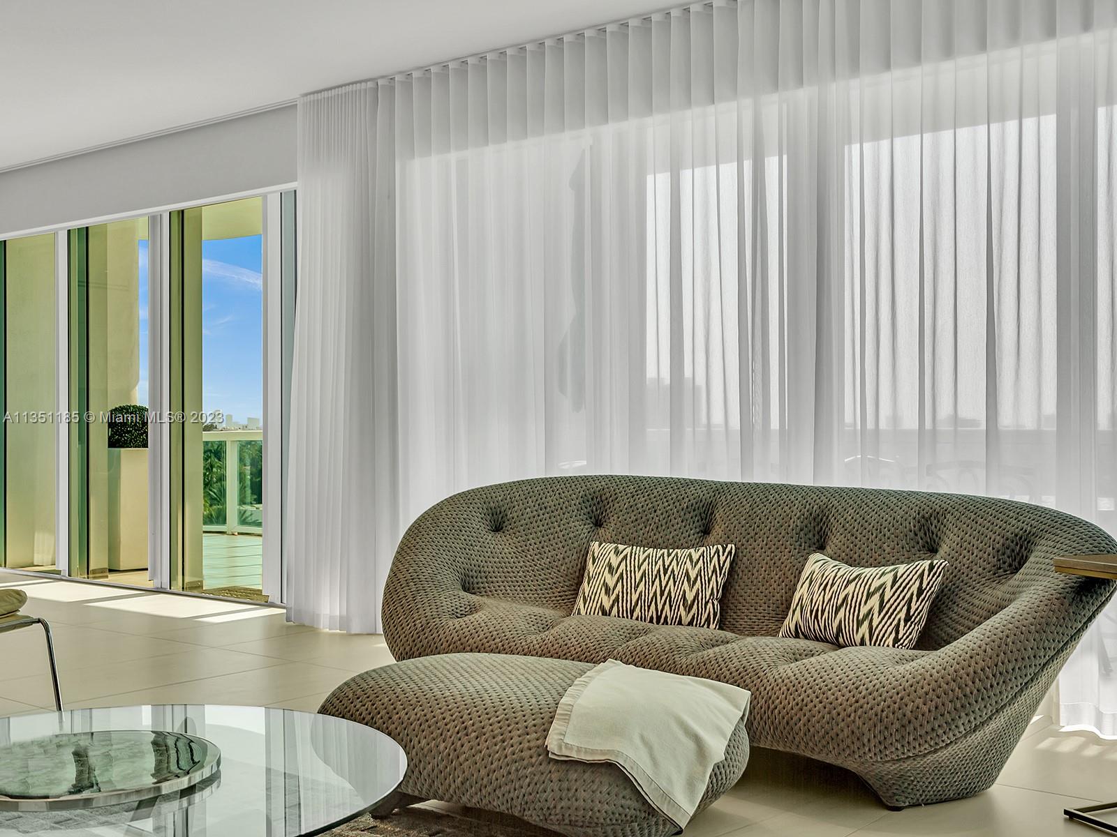 THE PALACE AT BAL HARBOUR - Residential