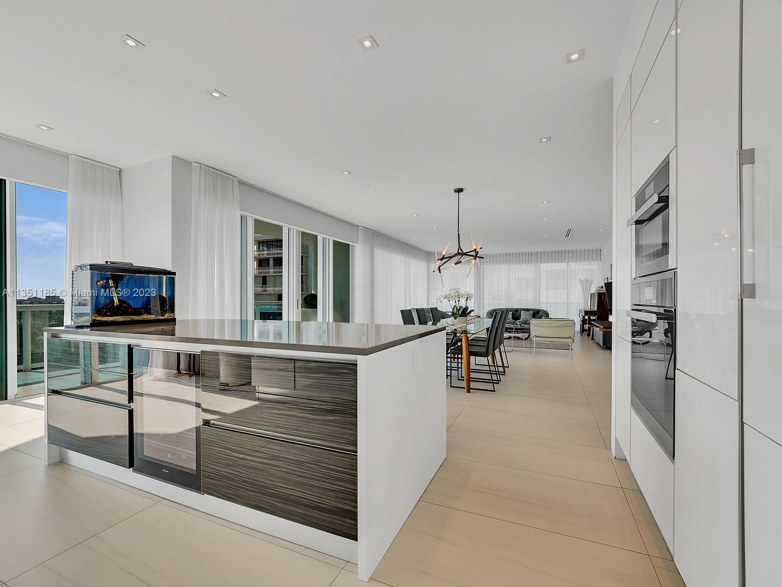 THE PALACE AT BAL HARBOUR - Residential