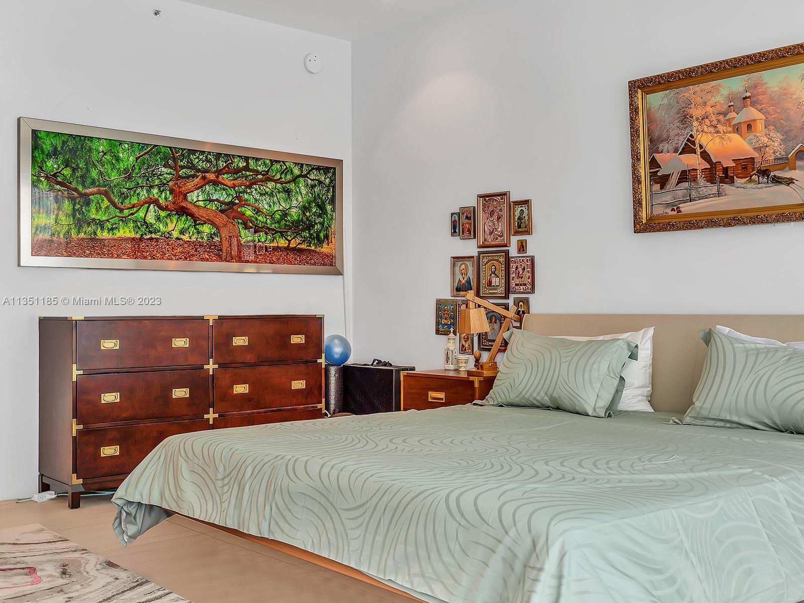 THE PALACE AT BAL HARBOUR - Residential