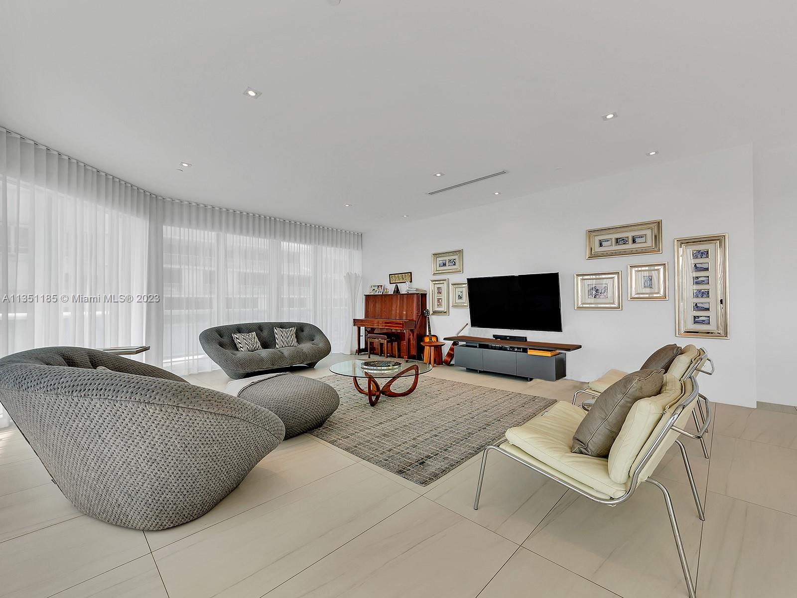 THE PALACE AT BAL HARBOUR - Residential