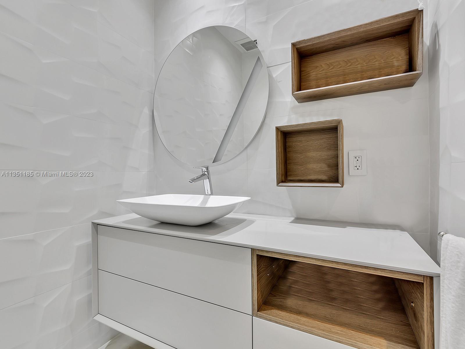 THE PALACE AT BAL HARBOUR - Residential