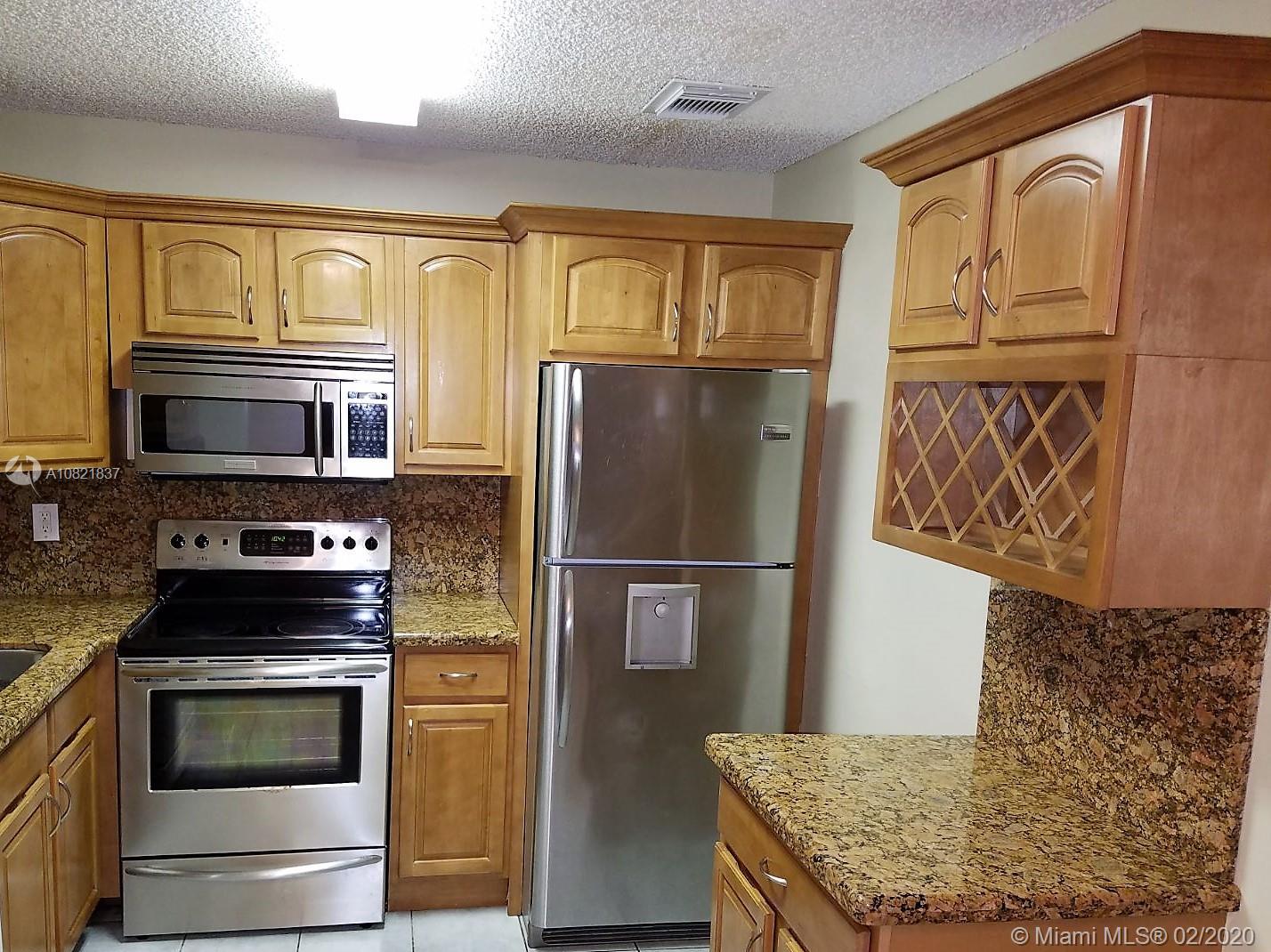 ROYALE POINT-TOWNVILLAS C - Residential Lease