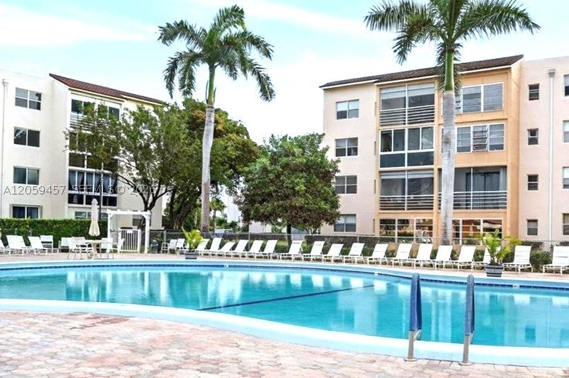 2821 Somerset Dr 312, Lauderdale Lakes FL 33311