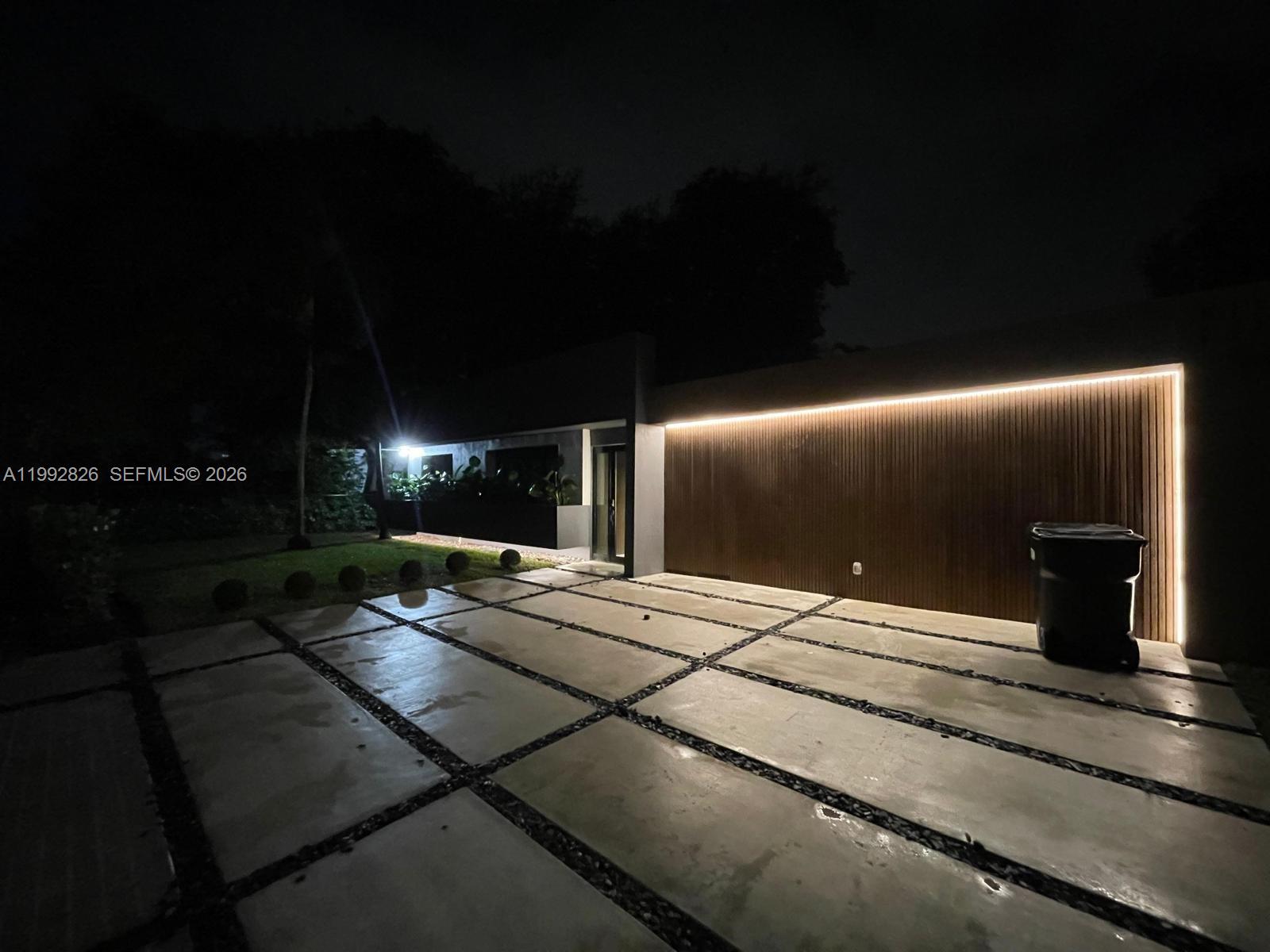 SKY LAKE - Residential