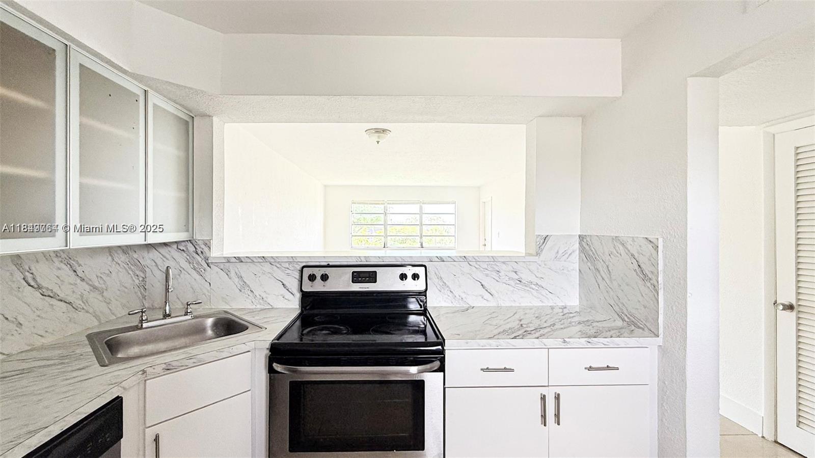 SIXTH HORIZONS CONDO - Residential