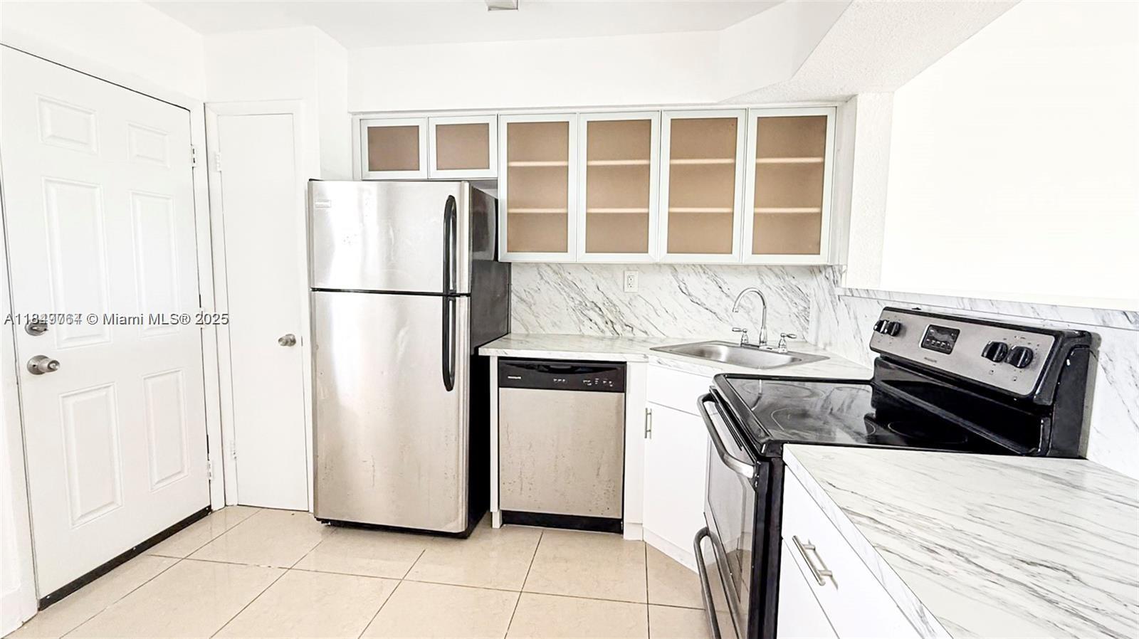 SIXTH HORIZONS CONDO - Residential