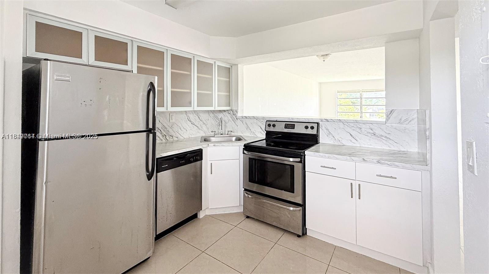 SIXTH HORIZONS CONDO - Residential