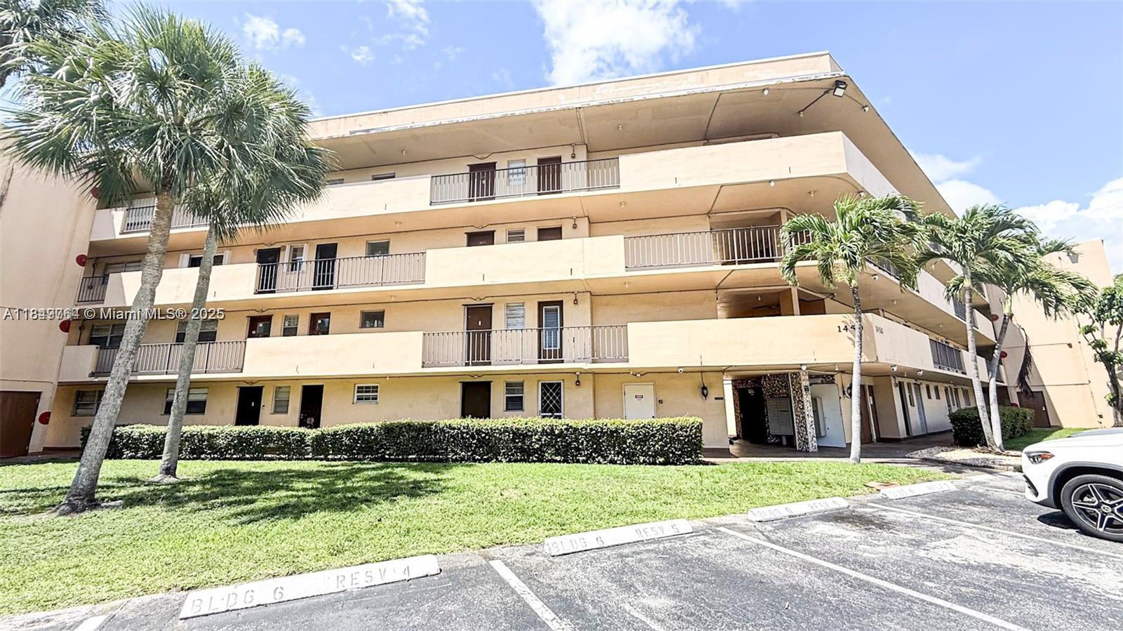 1450 NE 191st St 404, Miami, FL, 33179/$169,000 3 1450 NE 191st St 404