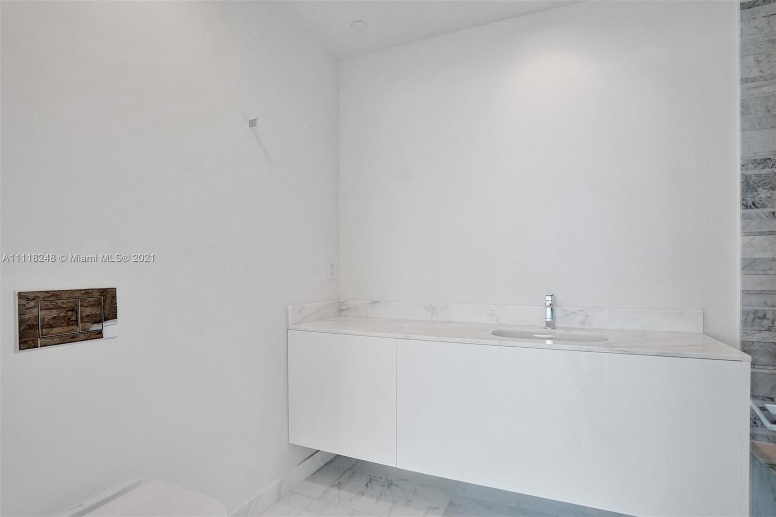 OCEANA BAL HARBOUR CONDO - Residential