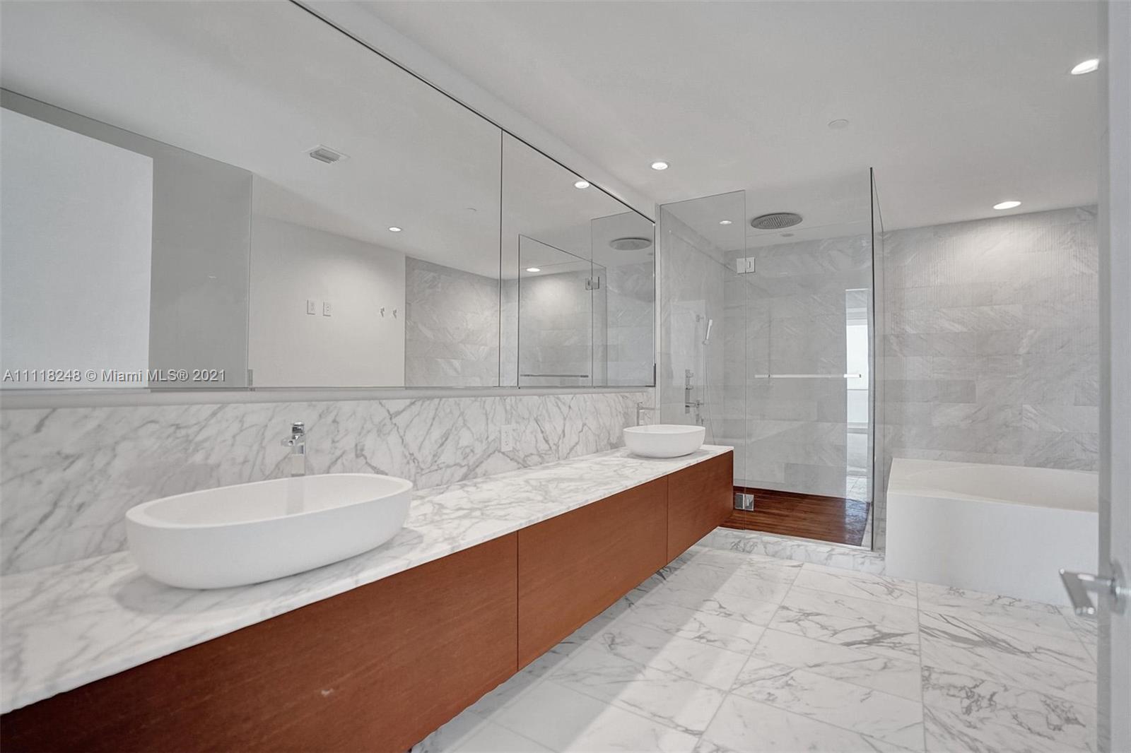 OCEANA BAL HARBOUR CONDO - Residential