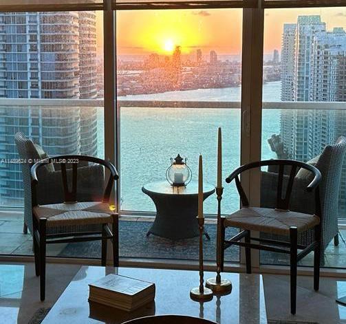 AMAZING 2/2 CONDO UNIT, RENOVATED KITCHEN WITH NEW APPLIANCES, AND FULLY FURNISHED, BEAUTIFUL WATER VIEW, GREAT LOCATION, NEXT TO BRICKELL CITY CENTER, RESTAURANTS AND ENTREATMENT, EASY HIGHWAY ACCESS TO EXPRESSWAYS.