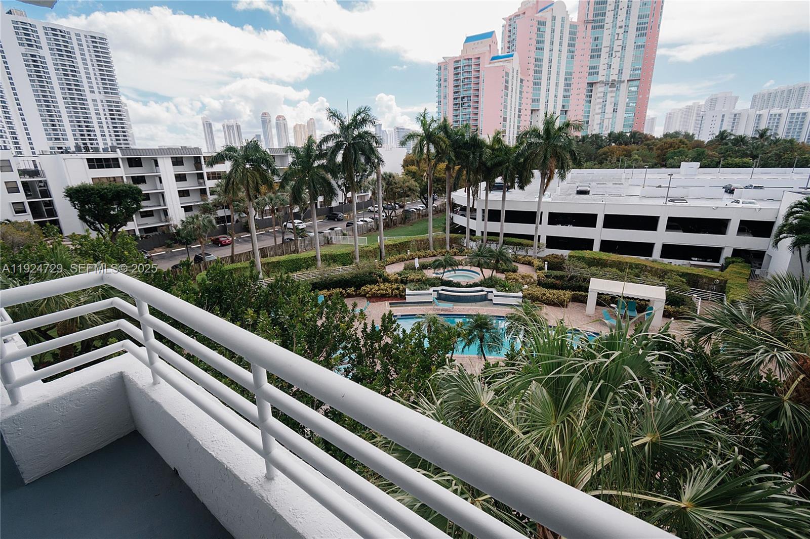 PARC CENTRAL AVENTURA EAS - Residential