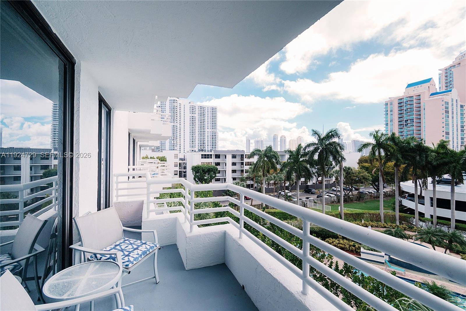 PARC CENTRAL AVENTURA EAS - Residential