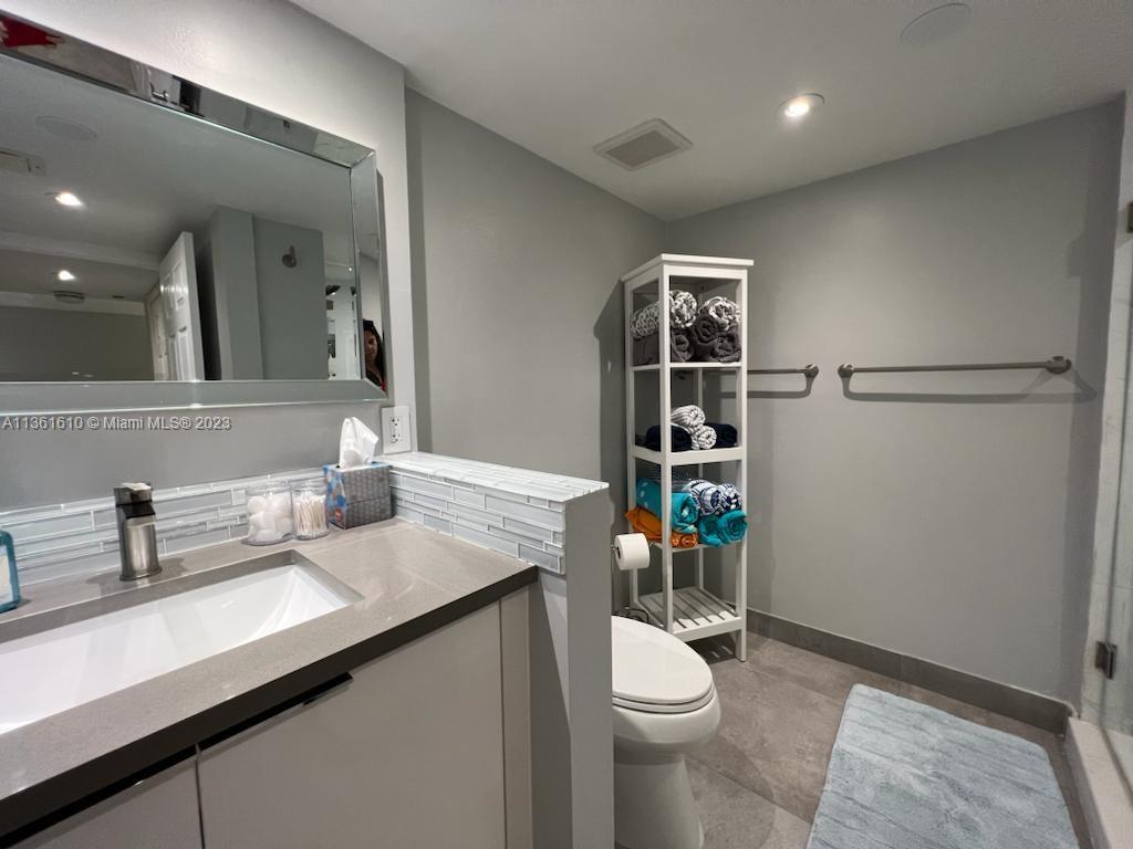VENETIAN CONDO THE GRAND - Residential Lease