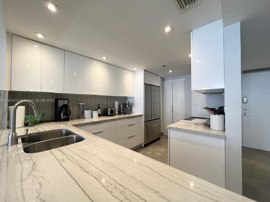 VENETIAN CONDO THE GRAND - Residential Lease
