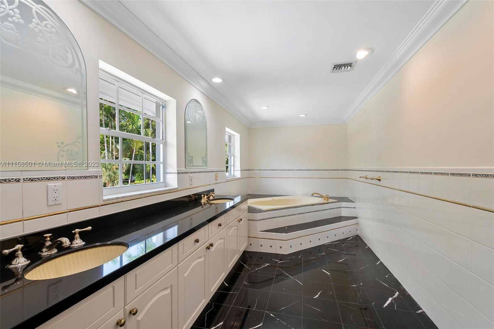 CORAL GABLES COUNTRY CLUB - Residential