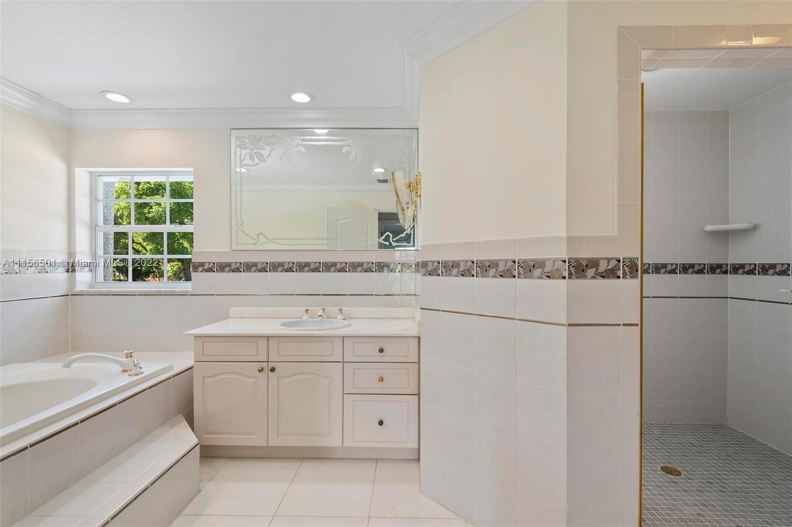 CORAL GABLES COUNTRY CLUB - Residential