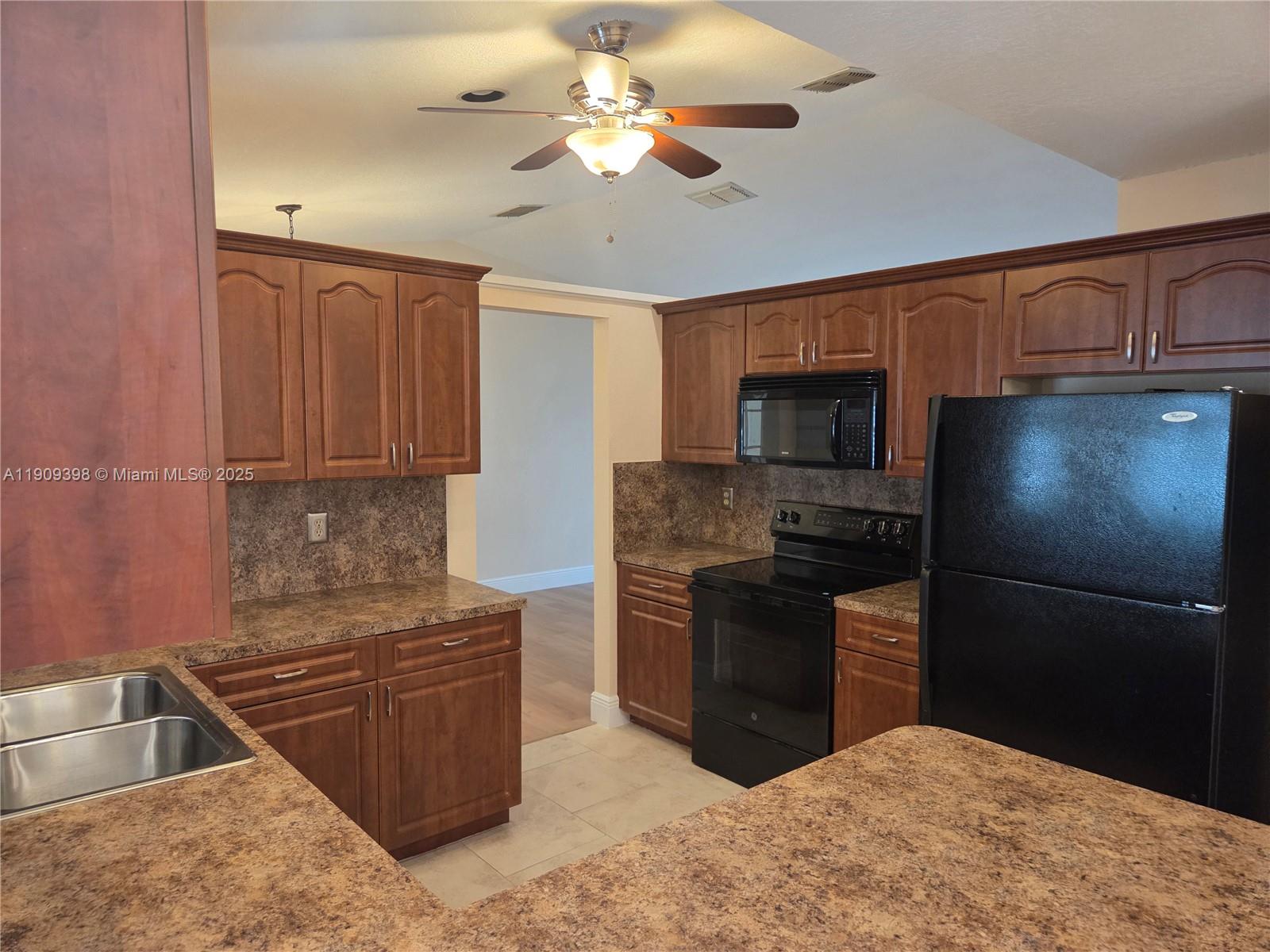 HILLS OF WELLEBY - Residential Lease