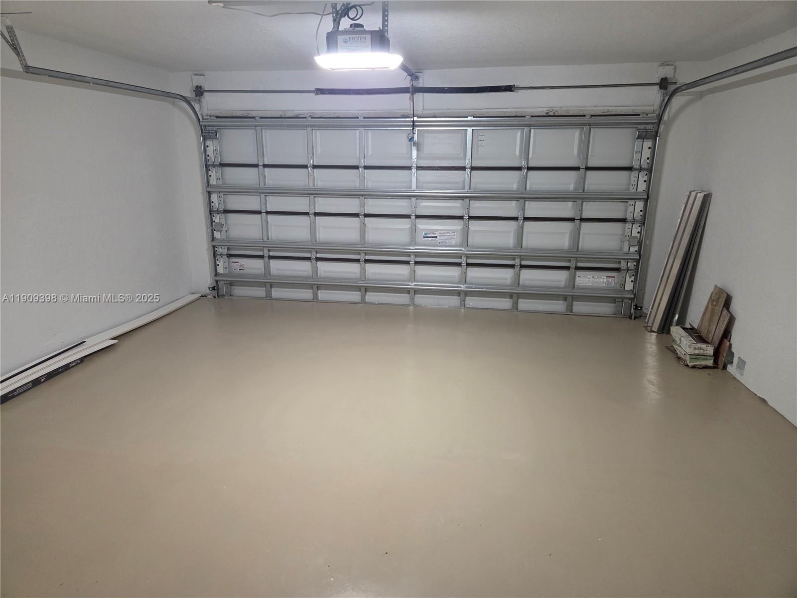 HILLS OF WELLEBY - Residential Lease