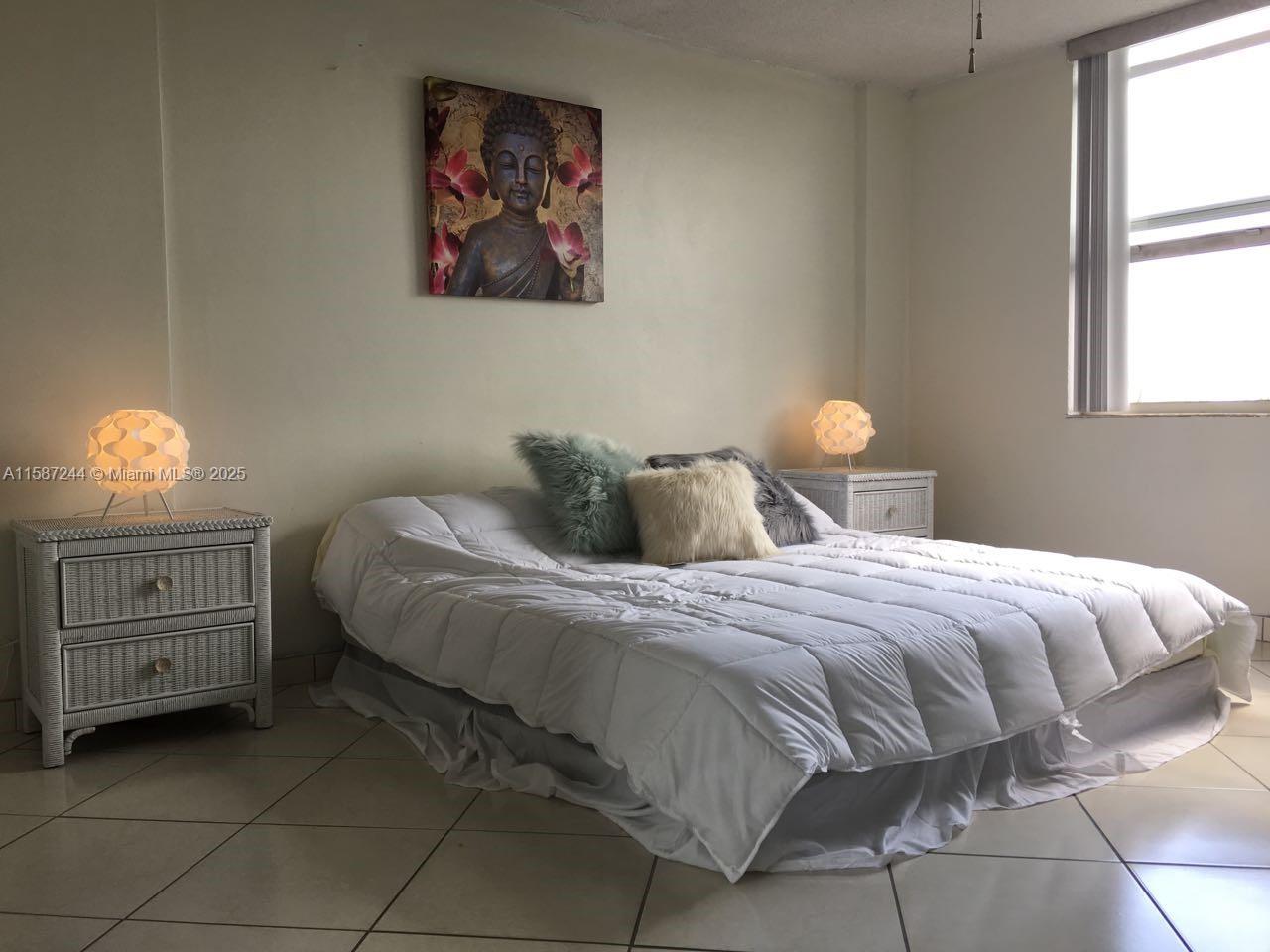 EASTERN SHORES WHITE HOUS - Residential