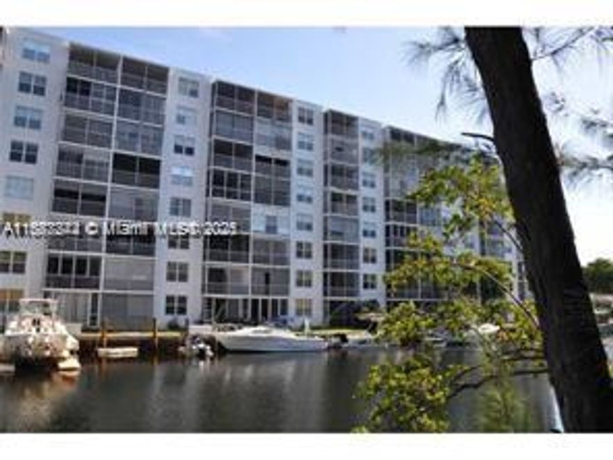 Beautiful and Spacious 2 bedroom 2 baths , North Miami Beach neighborhood and Located in the guarded gated Eastern Shores community. Walking distance to Intercostal Shopping Plaza (cinemas and restaurants). Minutes away from the beach and Aventura Mall. PET FRIENDLY. Includes BASIC CABLE and water!!! One parking assigned and ADDITIONAL PARKING not assigned. Showings during the week after 6 pm or at the weekend until 1 pm from 3 pm please 24 hs notice BEST OPPORTUNITY AT CONDO WHITE.