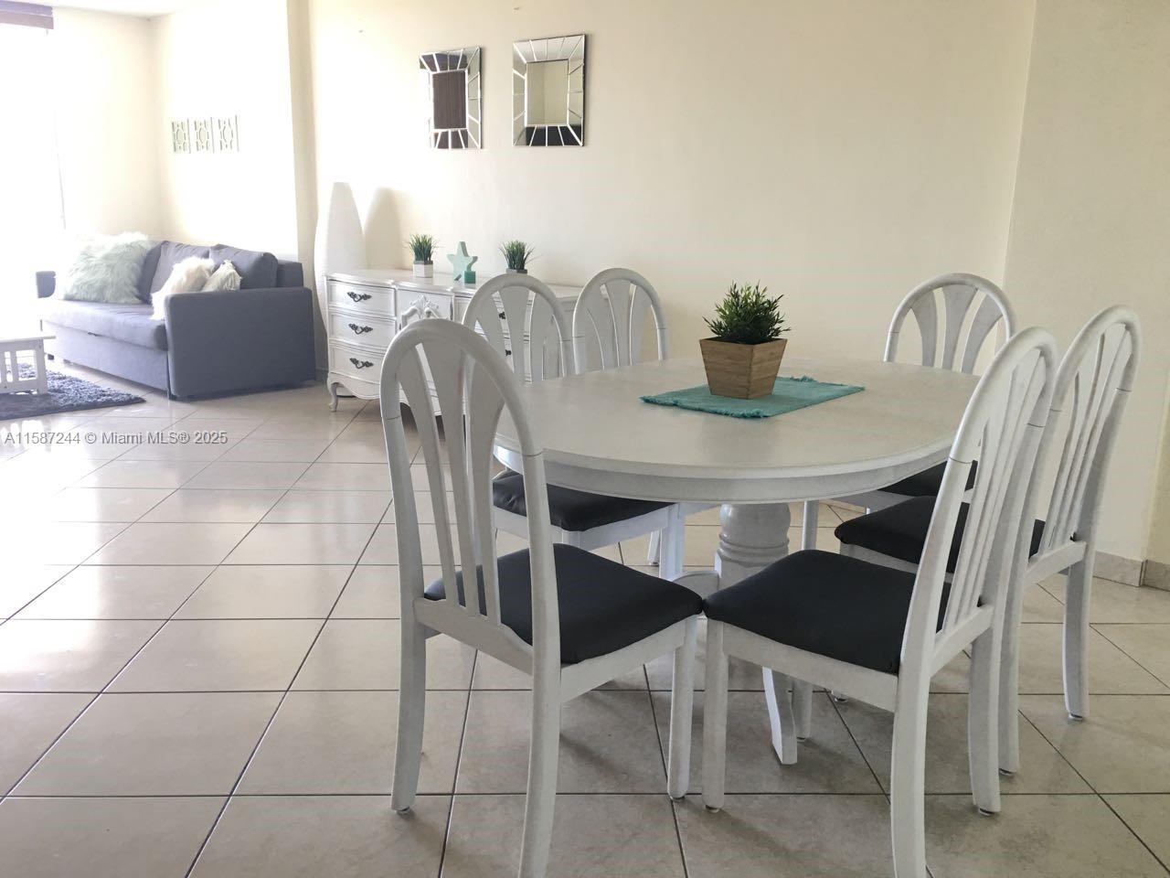 EASTERN SHORES WHITE HOUS - Residential