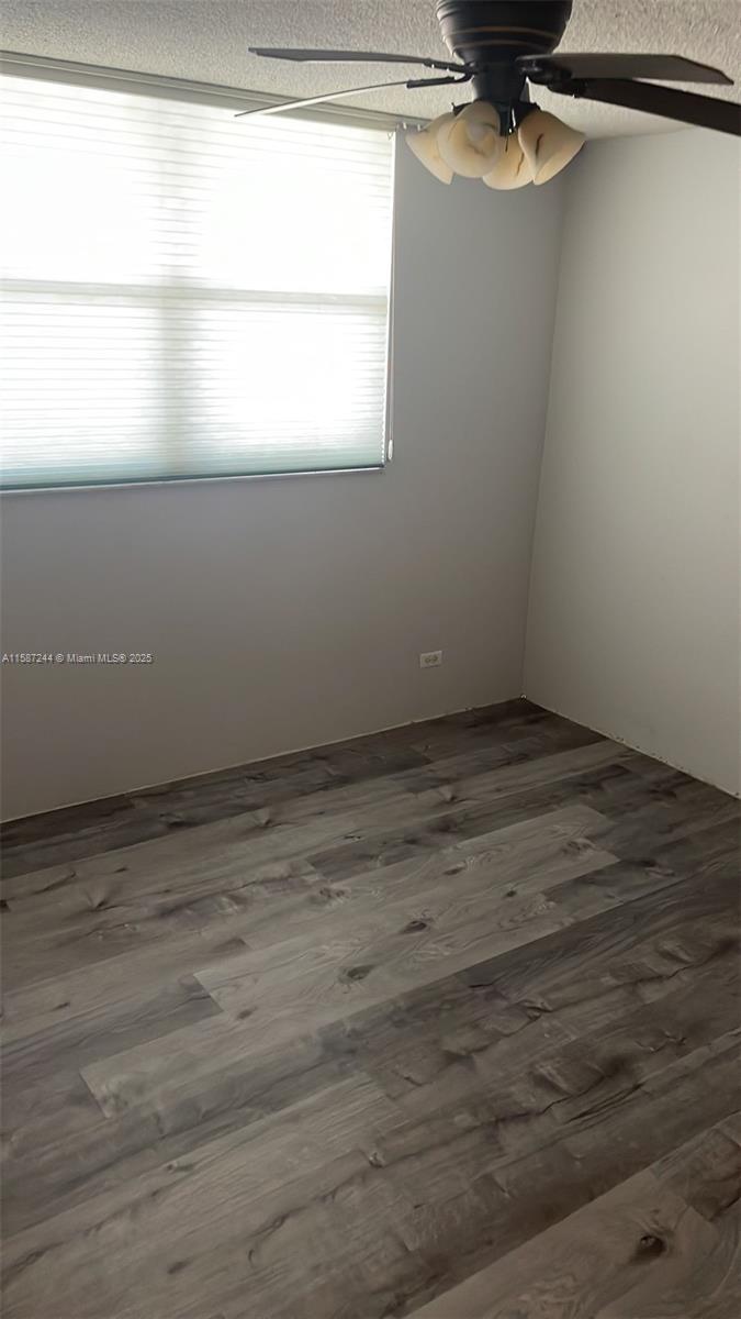 EASTERN SHORES WHITE HOUS - Residential